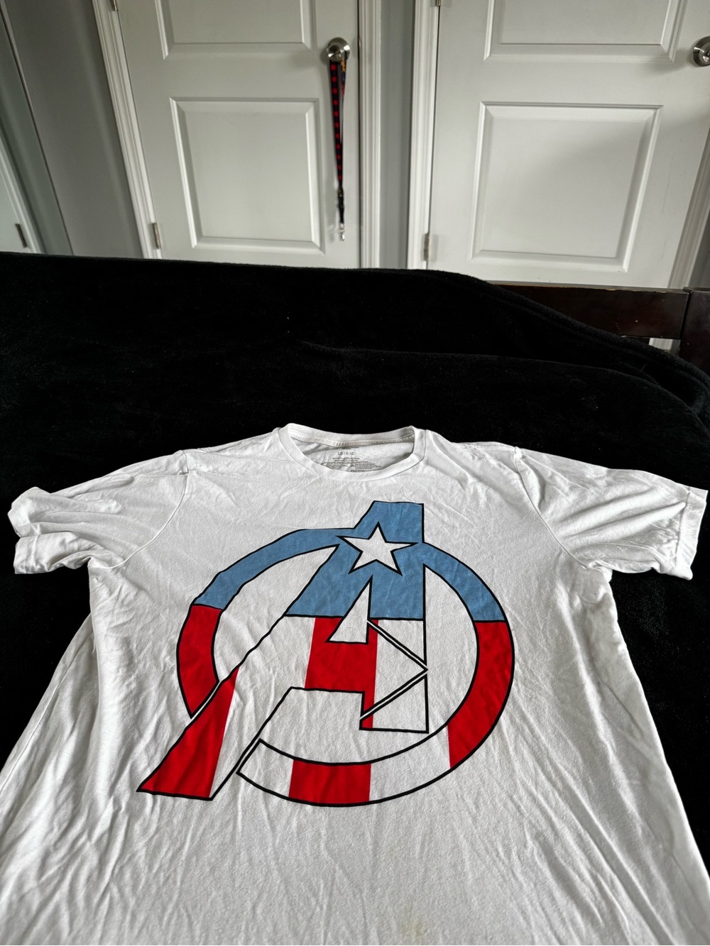 Marvel White Short-Sleeve Tee with Red & Blue Avengers Logo